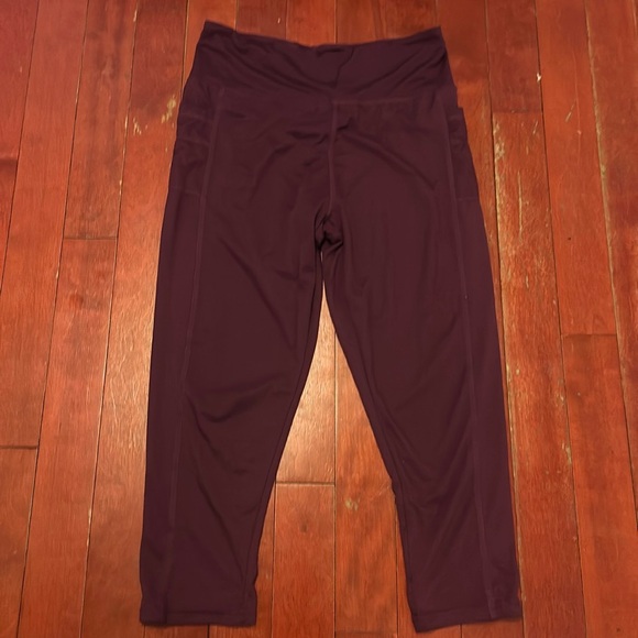 Athletic Capris - Picture 1 of 7
